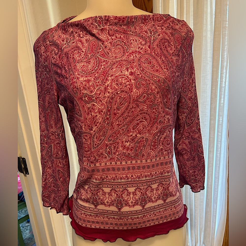 Super cute excellent condition stretchy T-shirt
